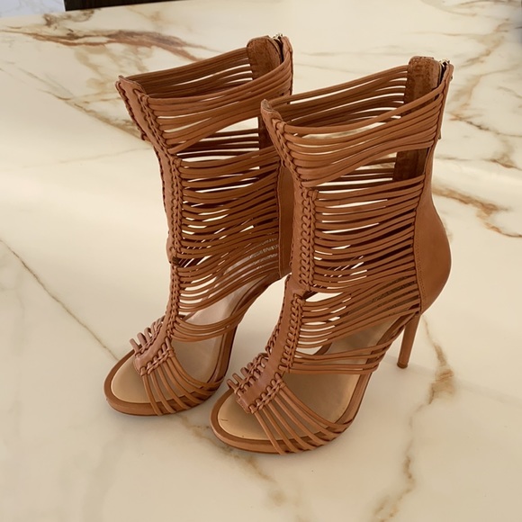 Vince Camuto Shoes - Vince Camuto Booties 8.5